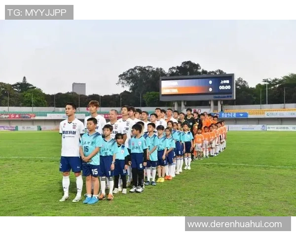 冠忠南区迎战凯景强强对决期待精彩瞬间展现足球魅力与团队精神 冠忠南区迎战凯景强强对决期待精彩瞬间展现足球魅力与团队精神